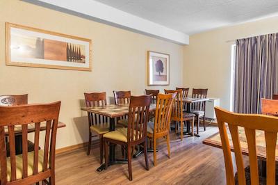 اکنو لج آیرپرت