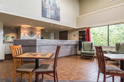 اکنو لج آیرپرت