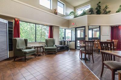 اکنو لج آیرپرت