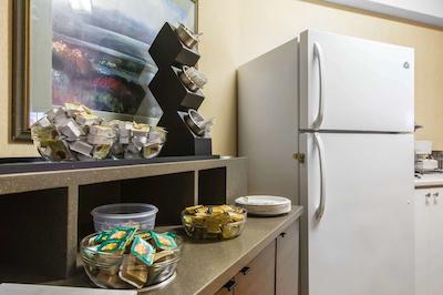 اکنو لج آیرپرت