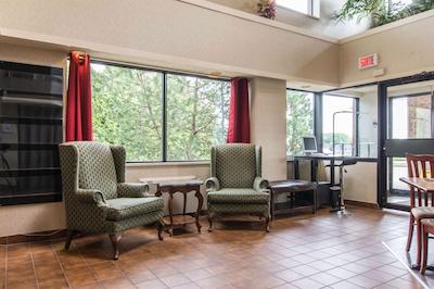 اکنو لج آیرپرت