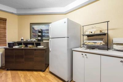 اکنو لج آیرپرت