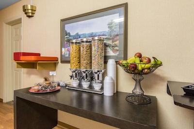 اکنو لج آیرپرت