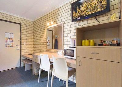 کمفرت این اُن مین هروی ب