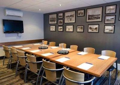 کمفرت این ریچمند هنتی