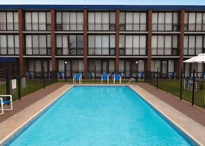 کمفرت این ریچمند هنتی