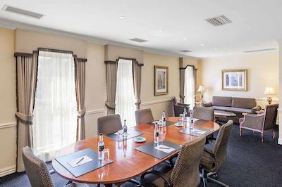 کانتربوری اینترنیشنال هتل