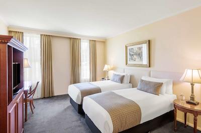 کانتربوری اینترنیشنال هتل