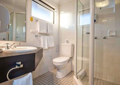 کمفرت این آیرپرت ادمیرالتی