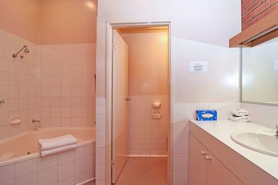 کمفرت این مین لید