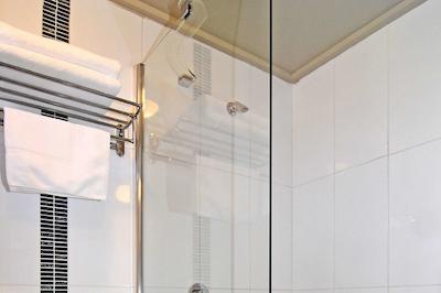 کمفرت این مین لید