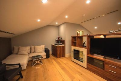 استوریز اپارت کومباراجی