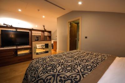 استوریز اپارت کومباراجی