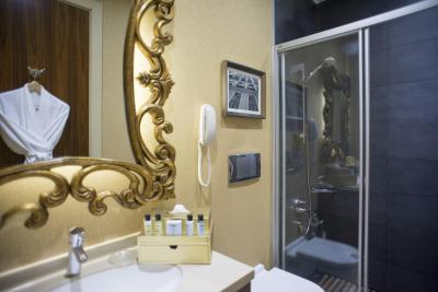 استوریز اپارت کومباراجی