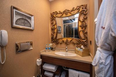 استوریز اپارت کومباراجی