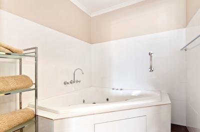 بست وسترن تودر متر این اند اپارتمنتز