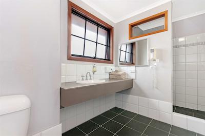 بست وسترن تودر متر این اند اپارتمنتز