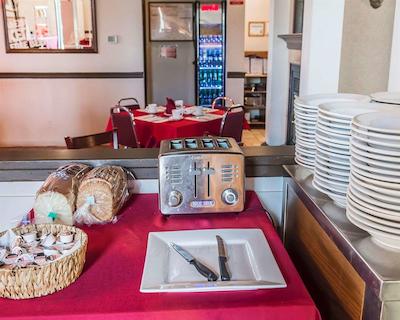 کوالیتی این اند سویتز اند سنتر د کنفرنسز گاتینیو