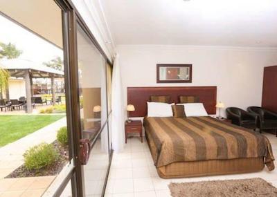 کمفرت این دیکین پالمز