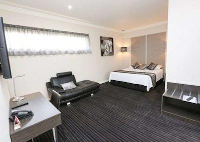 کمفرت این دیکین پالمز