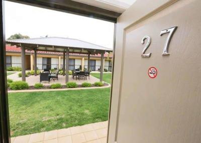 کمفرت این دیکین پالمز