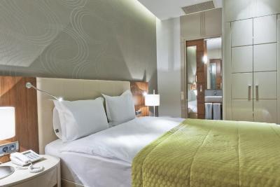 سناتور هتل تکسیم