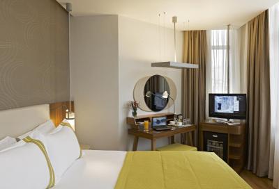 سناتور هتل تکسیم