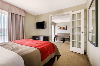 کمفرت این آیرپرت وست