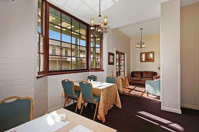 کمفرت این پرینس اُف والز