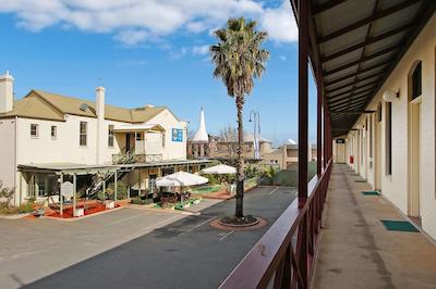 کمفرت این پرینس اُف والز