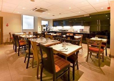 کامفورت این هاید پارک