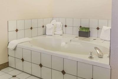 کمفرت این اند سویتز