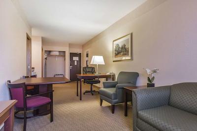 کمفرت این اند سویتز