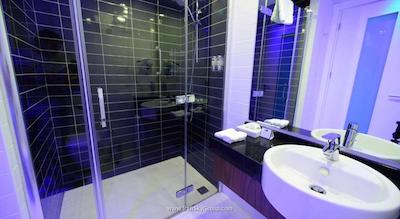 هالیدی این اکسپرس استانبول-التونیزاد