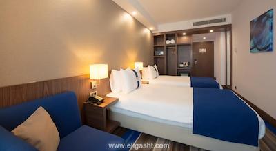 هالیدی این اکسپرس استانبول-التونیزاد