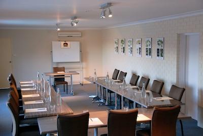 بست وسترن د هنری پارکز تنترفیلد