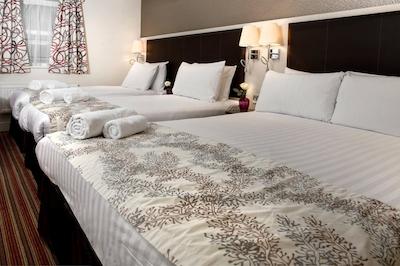 بست وسترن چیسویک پالاس اند سویتز