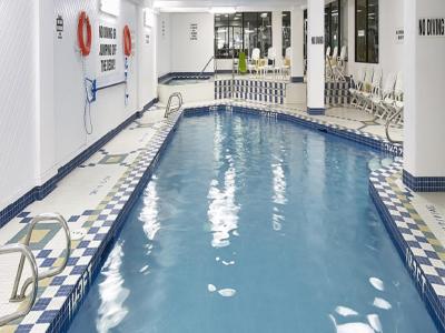 رادیسن هتل ادمنتون اسود