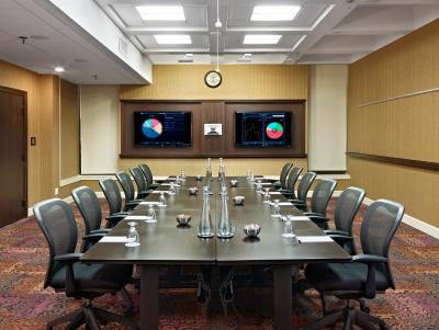 رادیسن هتل ادمنتون اسود