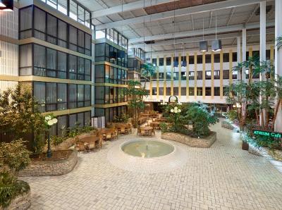 رادیسن هتل ادمنتون اسود