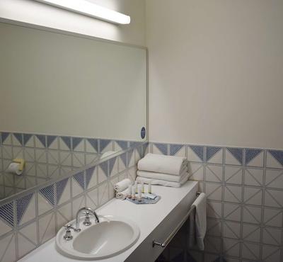 ادمیرال متل بونبوری