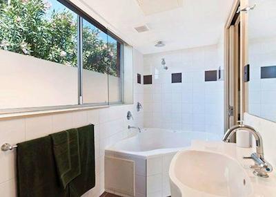 کمفرت این اُن راگلان