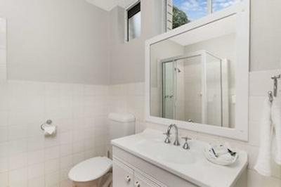 کمفرت این ربرت تونز