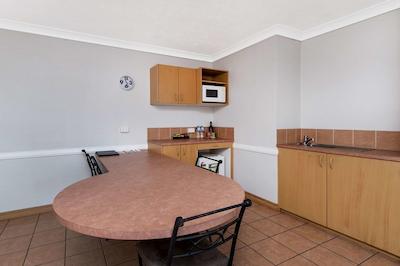 کمفرت این ربرت تونز