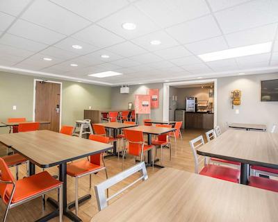 کمفرت این ادموندستون