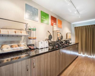 کمفرت این ادموندستون