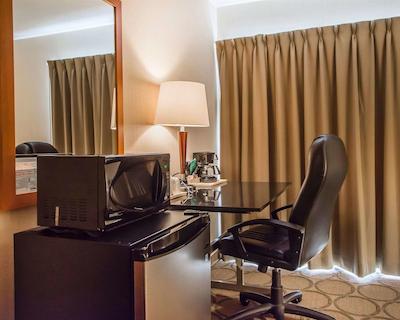 کمفرت این ادموندستون