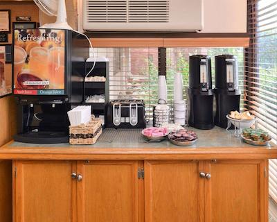 اکنو لج متل ویلیج