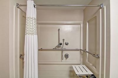 هامپتون این اند سویتز بای هیلتون گولف