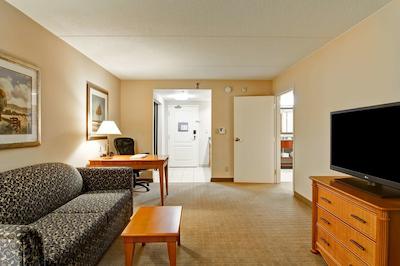 هامپتون این اند سویتز بای هیلتون گولف